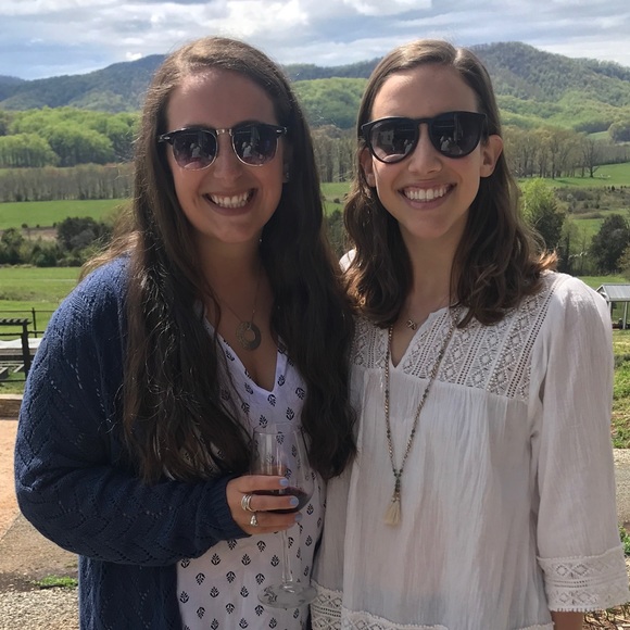 Meet your Posher, Talia - Picture 1 of 1